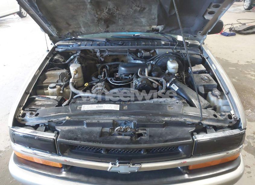 Photo 10 of 2003 Chevrolet S-10 LS (VIN 1GCCS19X538117656)