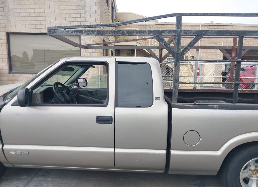 Photo 13 of 2003 Chevrolet S-10 LS (VIN 1GCCS19X538283823)