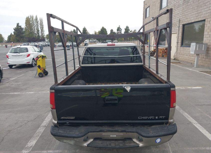 Photo 15 of 2003 Chevrolet S-10 LS (VIN 1GCCS19X538283823)