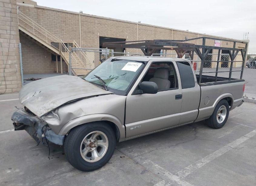 Photo 2 of 2003 Chevrolet S-10 LS (VIN 1GCCS19X538283823)