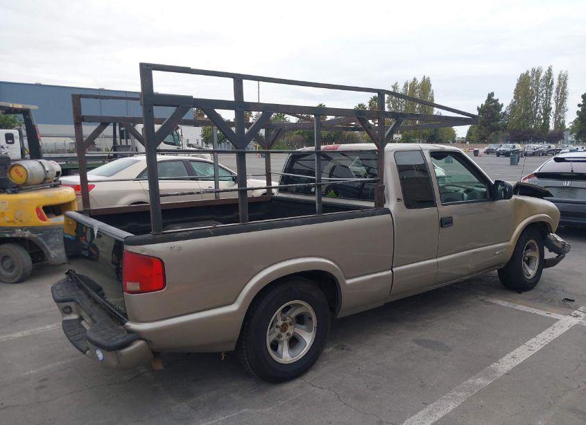 Photo 4 of 2003 Chevrolet S-10 LS (VIN 1GCCS19X538283823)
