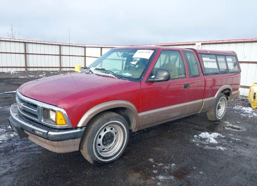 Photo 2 of 1996 Chevrolet S TRUCK S10 (VIN 1GCCS19X5T8156392)