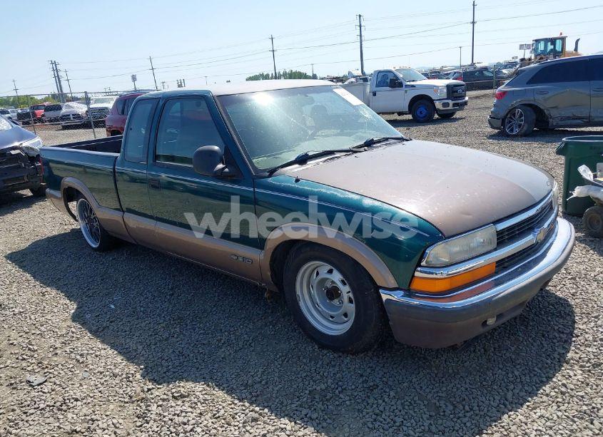 1996 Chevrolet S TRUCK S10 (VIN 1GCCS19X5T8174486) main photo