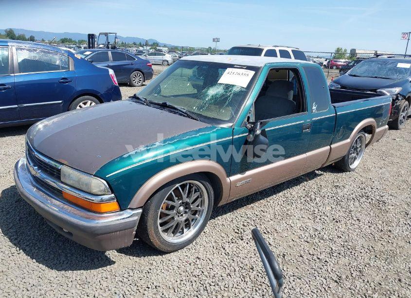 Photo 2 of 1996 Chevrolet S TRUCK S10 (VIN 1GCCS19X5T8174486)
