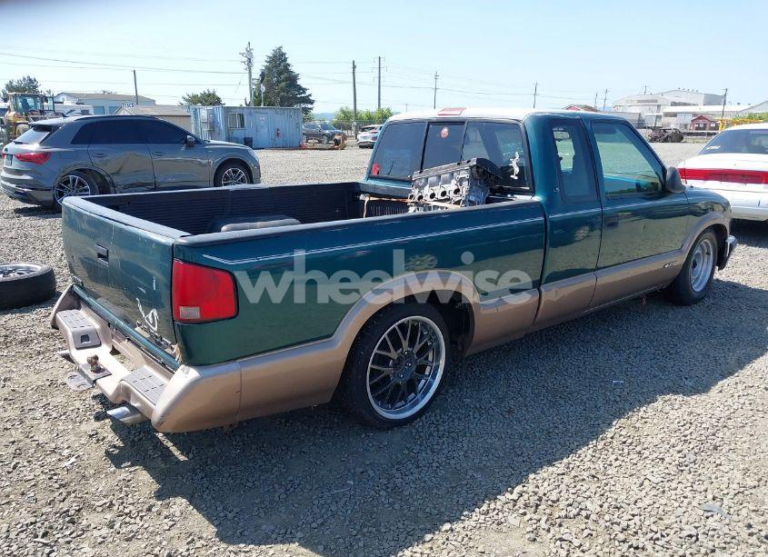 Photo 4 of 1996 Chevrolet S TRUCK S10 (VIN 1GCCS19X5T8174486)