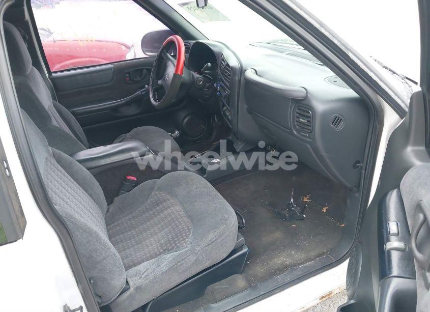 Photo 5 of 1998 Chevrolet S-10 LS FLEETSIDE (VIN 1GCCS19X5W8205594)