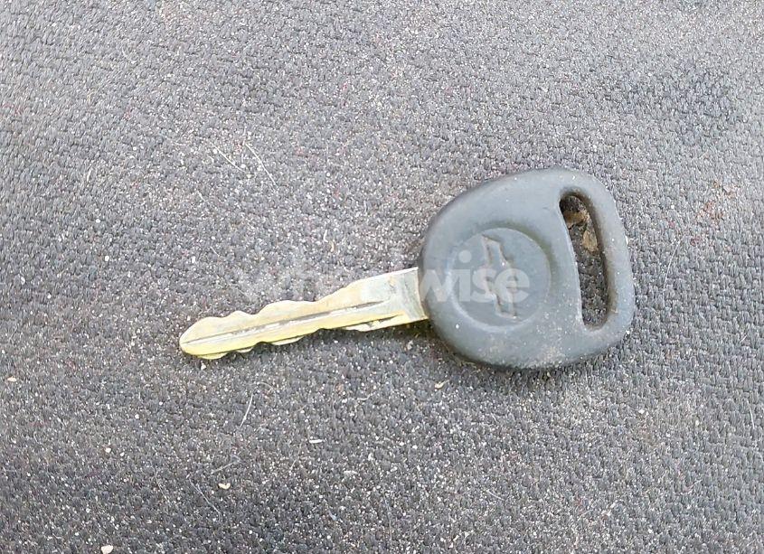 Photo 11 of 2003 Chevrolet S-10 LS (VIN 1GCCS19X638100820)