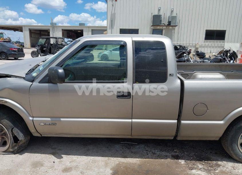 Photo 14 of 2003 Chevrolet S-10 LS (VIN 1GCCS19X638100820)