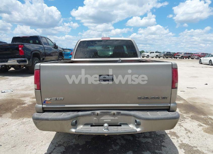 Photo 16 of 2003 Chevrolet S-10 LS (VIN 1GCCS19X638100820)