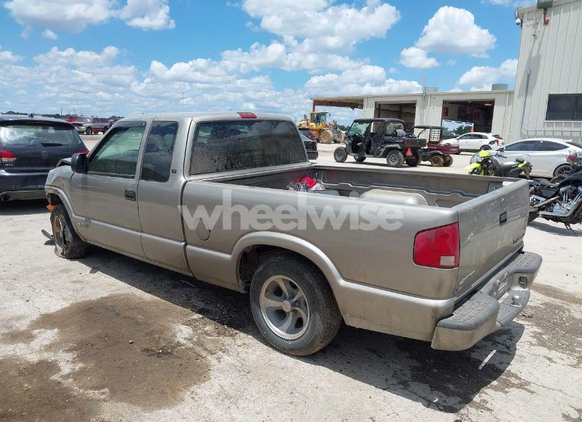 Photo 3 of 2003 Chevrolet S-10 LS (VIN 1GCCS19X638100820)