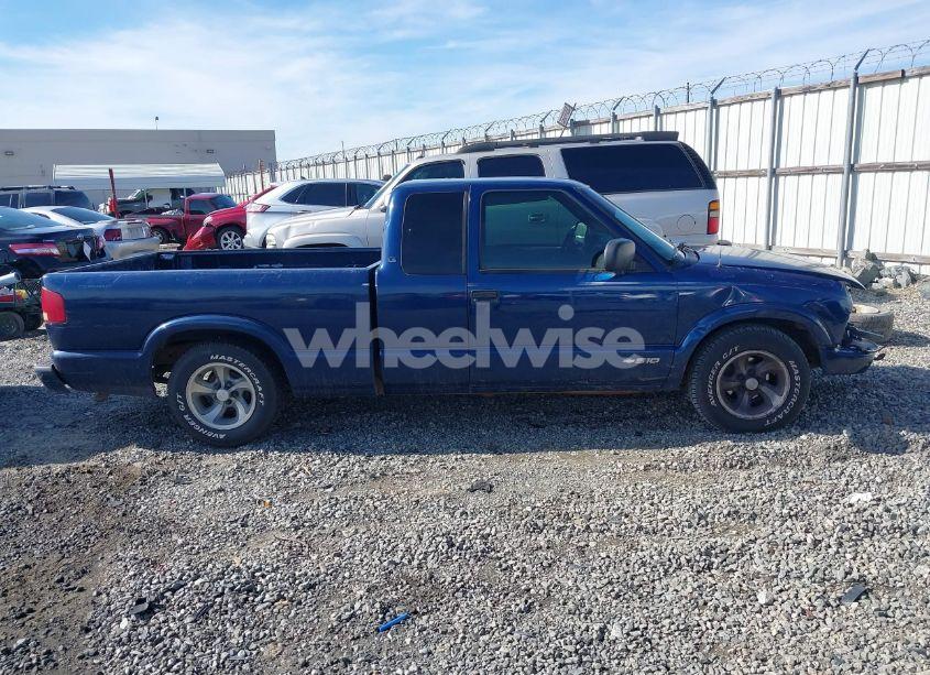 Photo 13 of 2003 Chevrolet S-10 LS (VIN 1GCCS19X638152206)