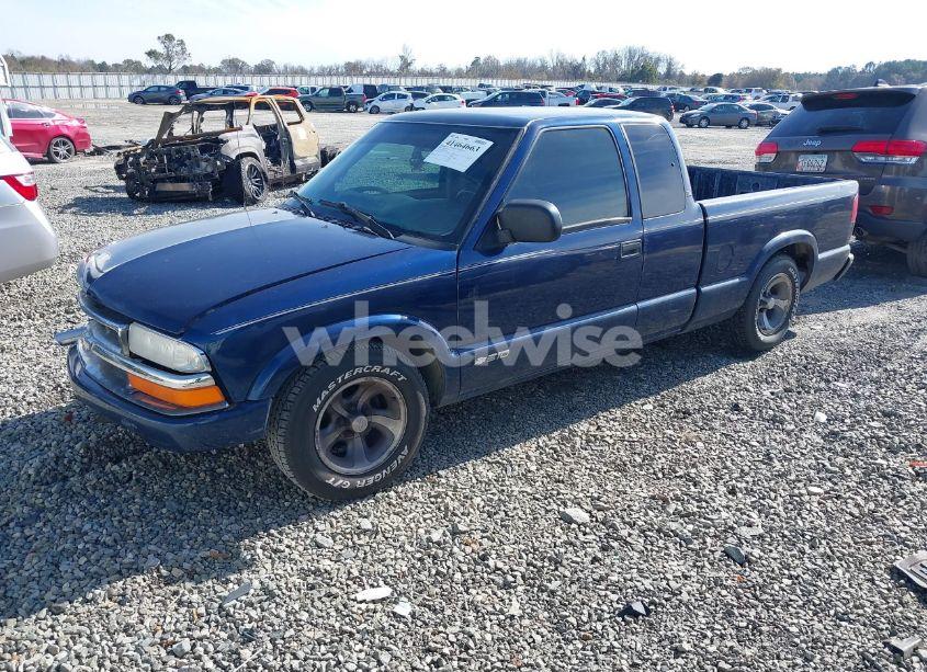 Photo 2 of 2003 Chevrolet S-10 LS (VIN 1GCCS19X638152206)