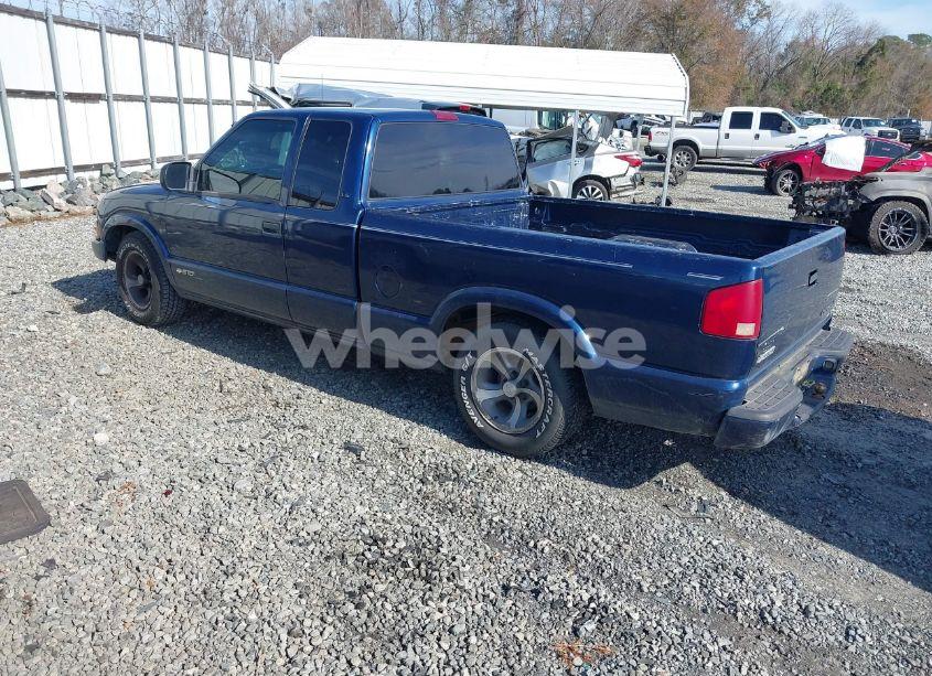 Photo 3 of 2003 Chevrolet S-10 LS (VIN 1GCCS19X638152206)