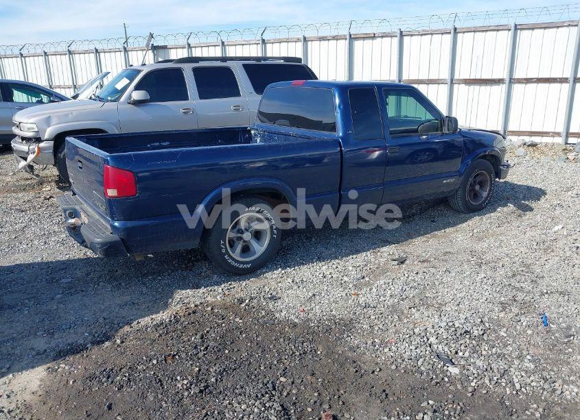 Photo 4 of 2003 Chevrolet S-10 LS (VIN 1GCCS19X638152206)