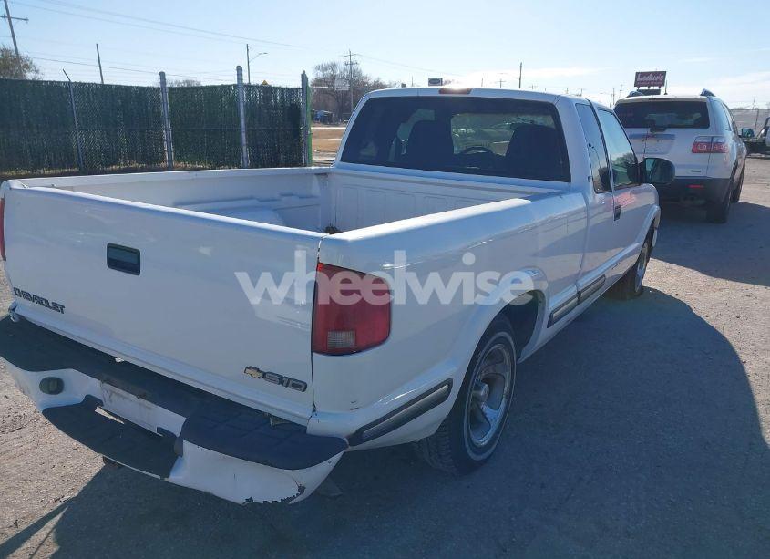 Photo 4 of 2003 Chevrolet S-10 LS (VIN 1GCCS19X638190728)