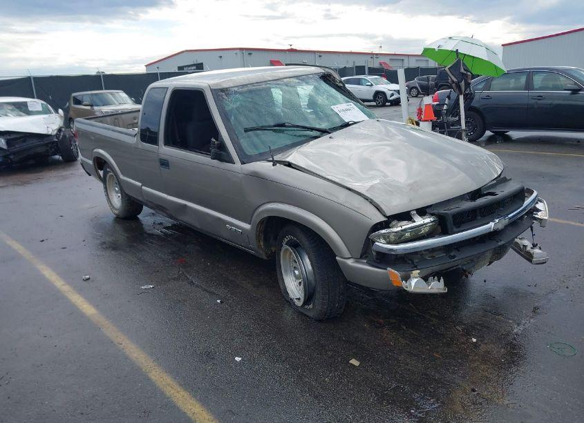 2003 Chevrolet S-10 LS (VIN 1GCCS19X638289047) main photo
