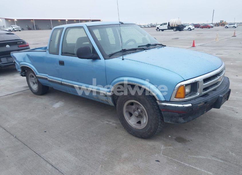 1996 Chevrolet S TRUCK S10 (VIN 1GCCS19X6T8103748) main photo