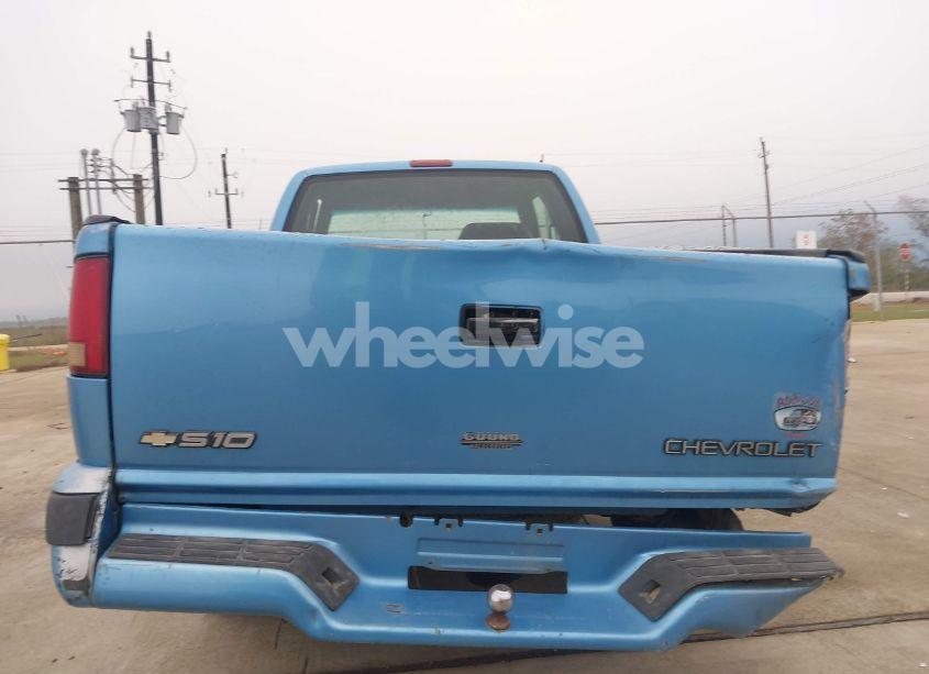 Photo 12 of 1996 Chevrolet S TRUCK S10 (VIN 1GCCS19X6T8103748)
