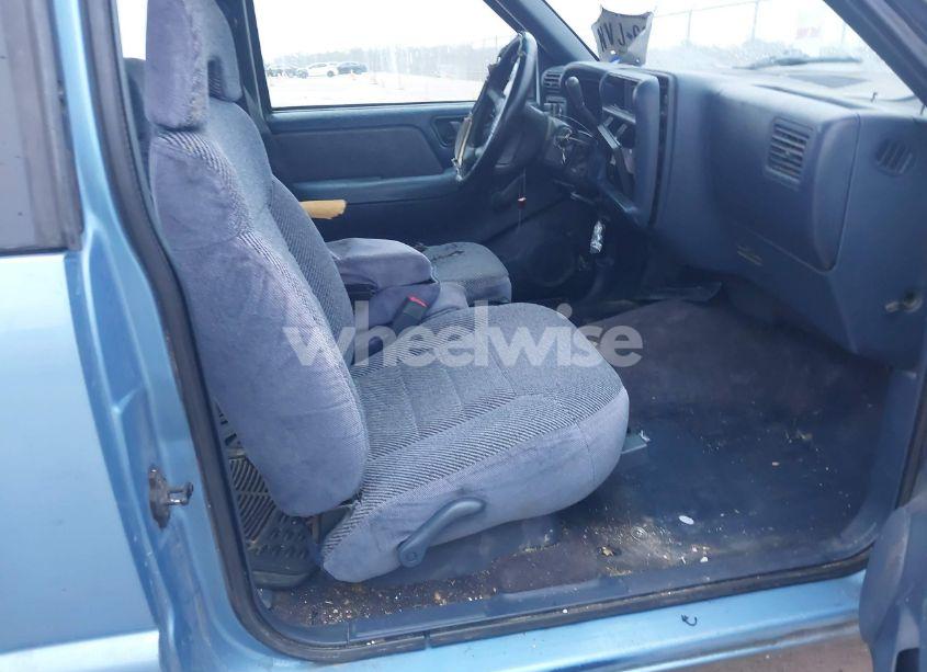 Photo 5 of 1996 Chevrolet S TRUCK S10 (VIN 1GCCS19X6T8103748)