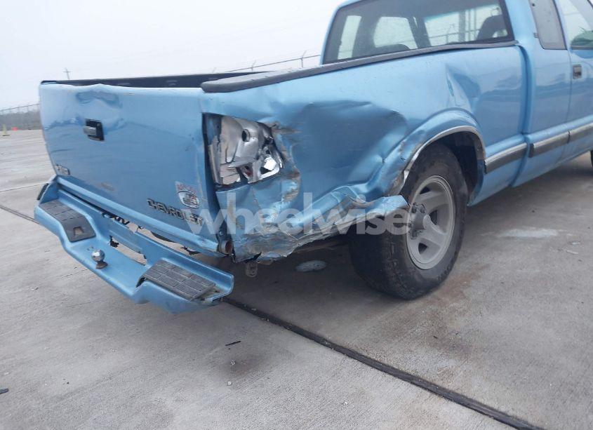 Photo 6 of 1996 Chevrolet S TRUCK S10 (VIN 1GCCS19X6T8103748)