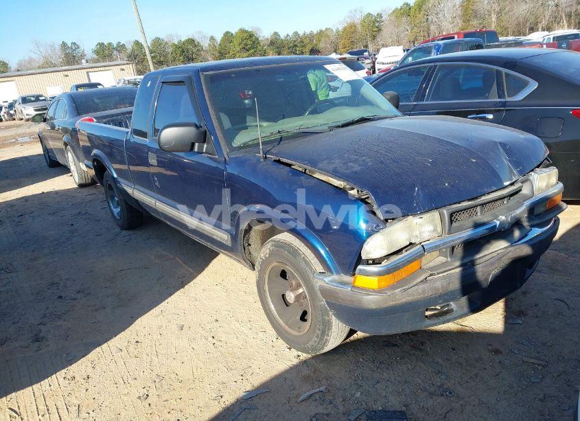 2003 Chevrolet S-10 LS (VIN 1GCCS19X738116038) main photo