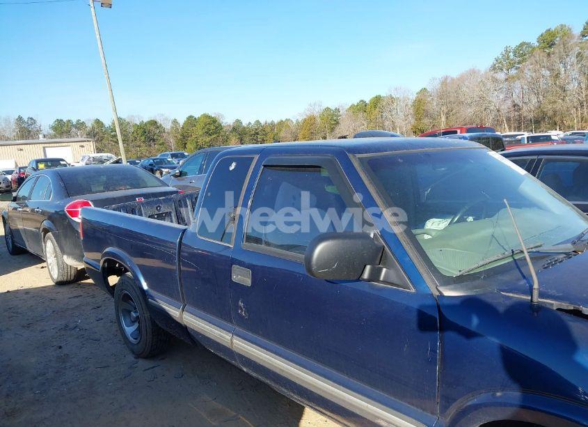 Photo 13 of 2003 Chevrolet S-10 LS (VIN 1GCCS19X738116038)