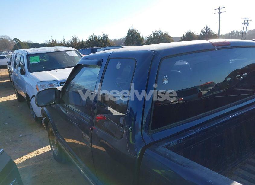 Photo 14 of 2003 Chevrolet S-10 LS (VIN 1GCCS19X738116038)