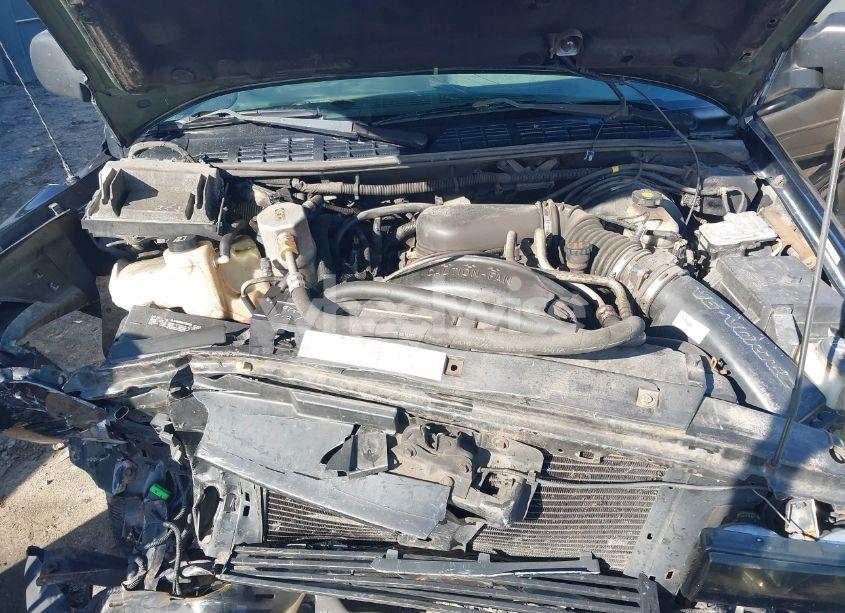 Photo 10 of 2003 Chevrolet S-10 LS (VIN 1GCCS19X738186994)