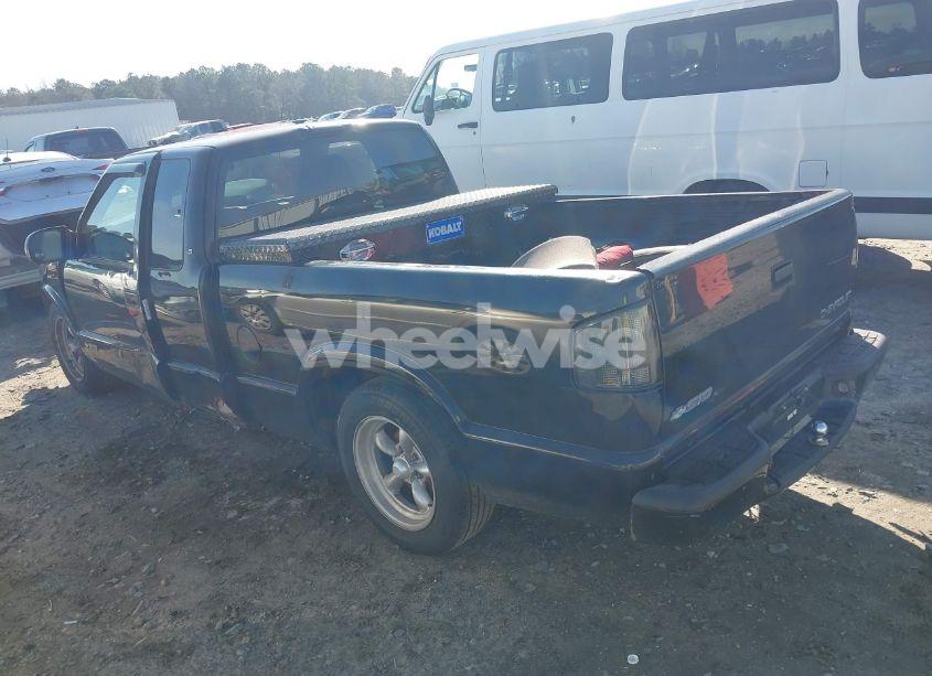 Photo 3 of 2003 Chevrolet S-10 LS (VIN 1GCCS19X738186994)