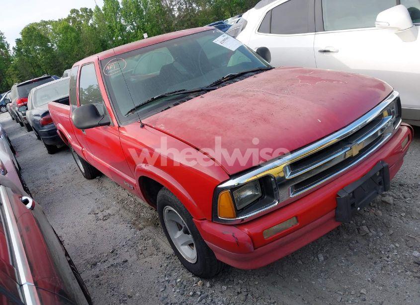 1997 Chevrolet S-10 LS FLEETSIDE (VIN 1GCCS19X7VK172454) main photo