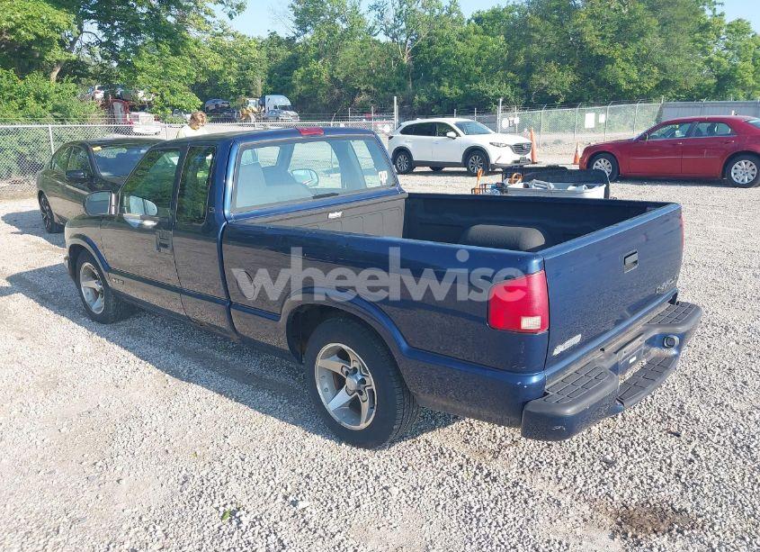 Photo 3 of 2003 Chevrolet S-10 LS (VIN 1GCCS19X838120793)