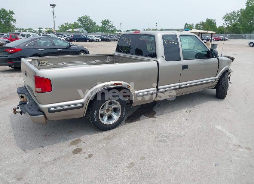 Photo 4 of 2003 Chevrolet S-10 LS (VIN 1GCCS19X838205486)