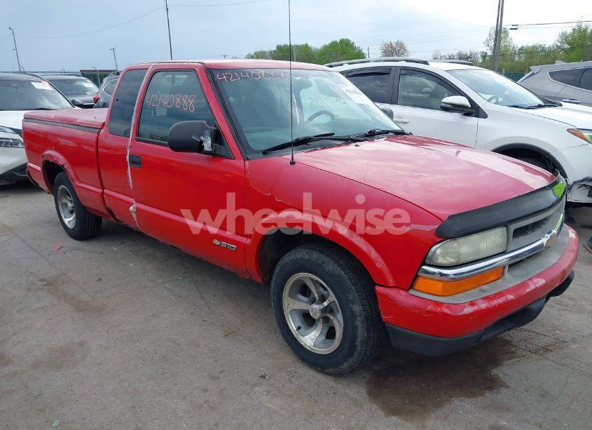 2003 Chevrolet S-10 LS (VIN 1GCCS19X838290264) main photo