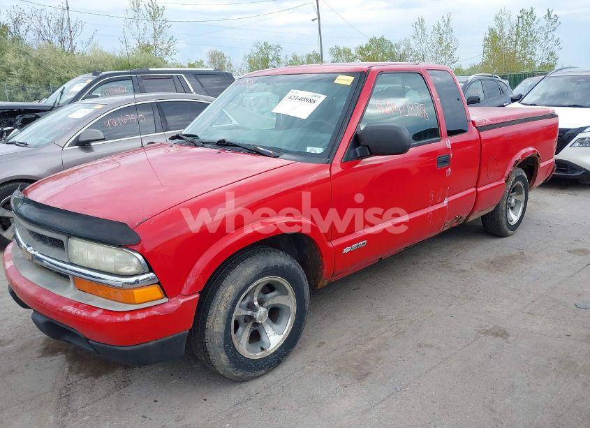 Photo 2 of 2003 Chevrolet S-10 LS (VIN 1GCCS19X838290264)