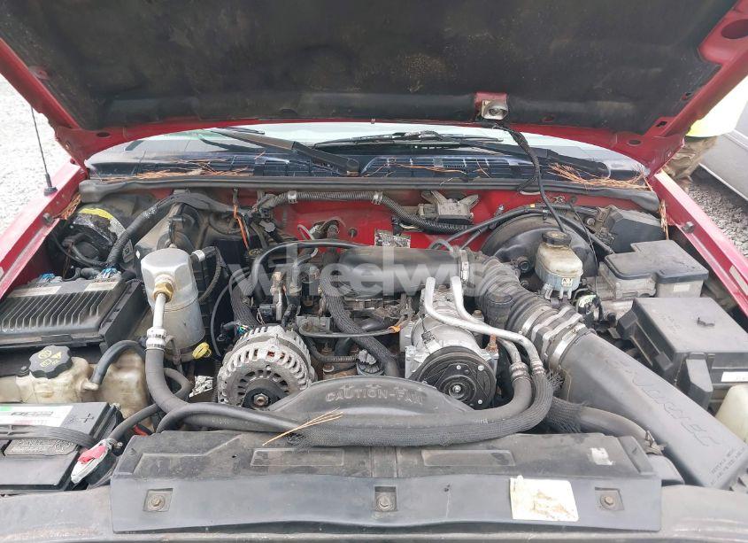 Photo 10 of 1998 Chevrolet S-10 LS FLEETSIDE (VIN 1GCCS19X8W8160974)