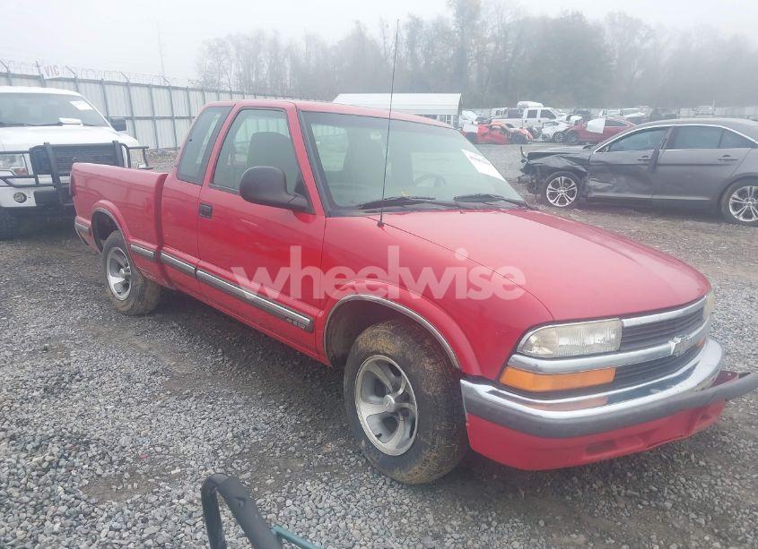 1998 Chevrolet S-10 LS FLEETSIDE (VIN 1GCCS19X8W8191724) main photo
