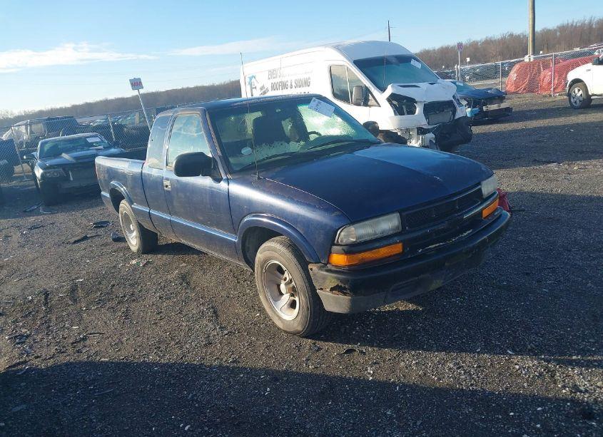 1999 Chevrolet S-10 LS (VIN 1GCCS19X8X8176982) main photo
