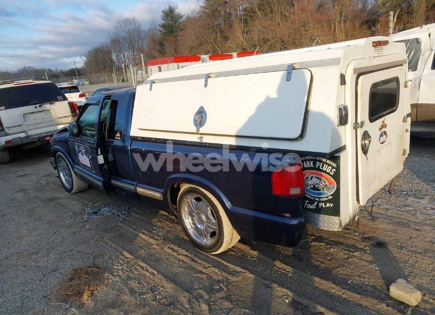 Photo 3 of 2003 Chevrolet S-10 LS (VIN 1GCCS19X938207540)