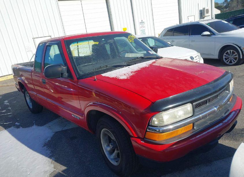 2003 Chevrolet S-10 LS (VIN 1GCCS19X938215203) main photo