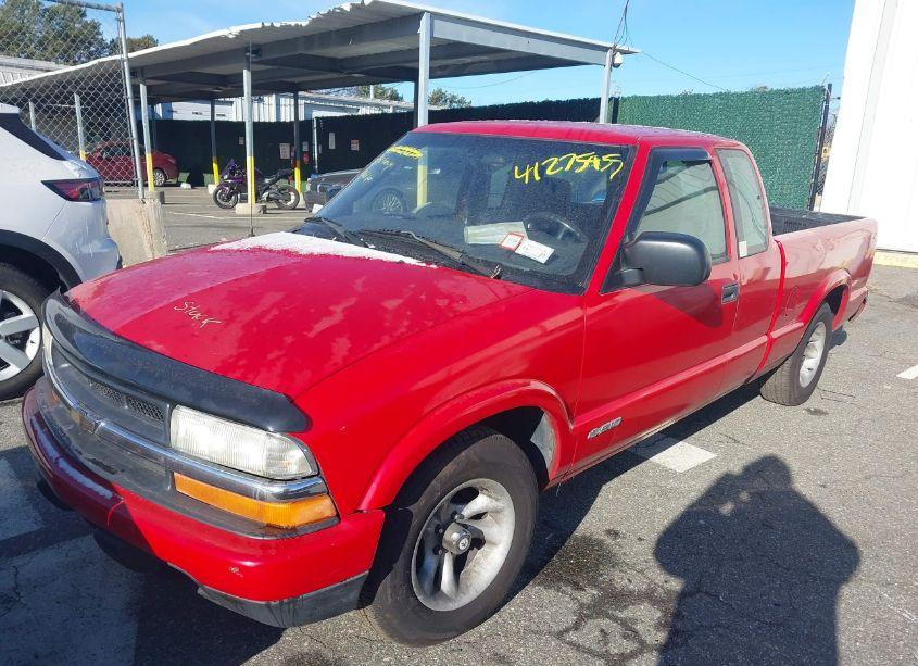 Photo 2 of 2003 Chevrolet S-10 LS (VIN 1GCCS19X938215203)