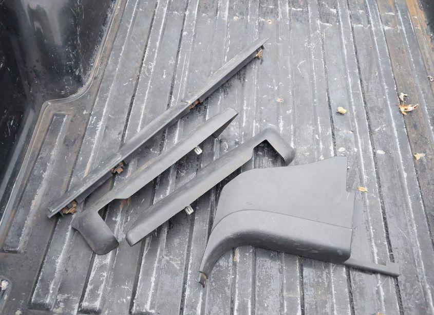 Photo 12 of 2003 Chevrolet S-10 LS (VIN 1GCCS19XX38122979)