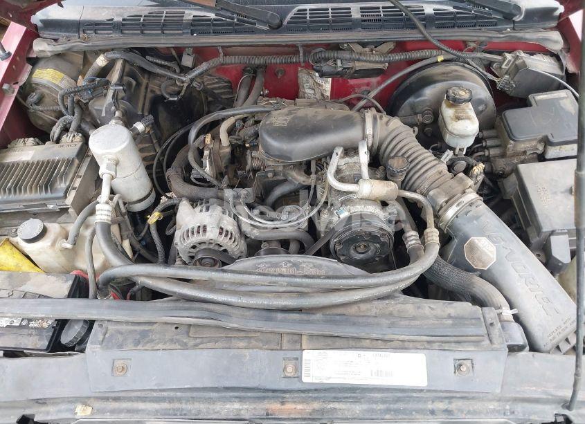 Photo 10 of 1999 Chevrolet S-10 LS (VIN 1GCCS19XXX8121563)