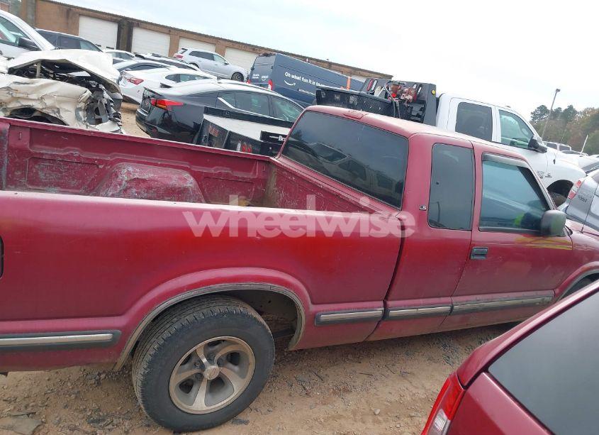 Photo 13 of 1999 Chevrolet S-10 LS (VIN 1GCCS19XXX8121563)
