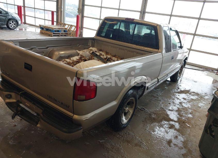 Photo 4 of 1999 Chevrolet S-10 LS (VIN 1GCCS19XXX8176546)
