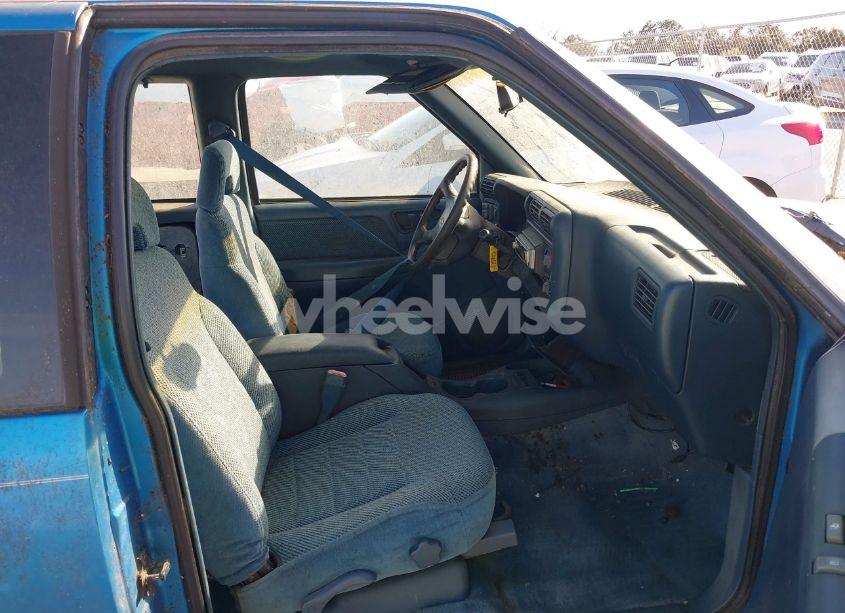 Photo 5 of 1995 Chevrolet S TRUCK S10 (VIN 1GCCS19Z0S8130427)