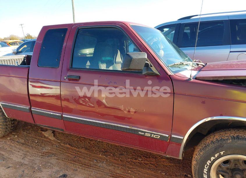 Photo 13 of 1992 Chevrolet S TRUCK S10 (VIN 1GCCS19Z6N2147983)