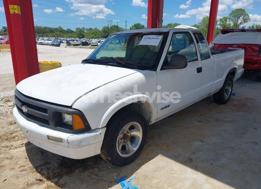 Photo 2 of 1995 Chevrolet S TRUCK S10 (VIN 1GCCS19Z6S8134451)