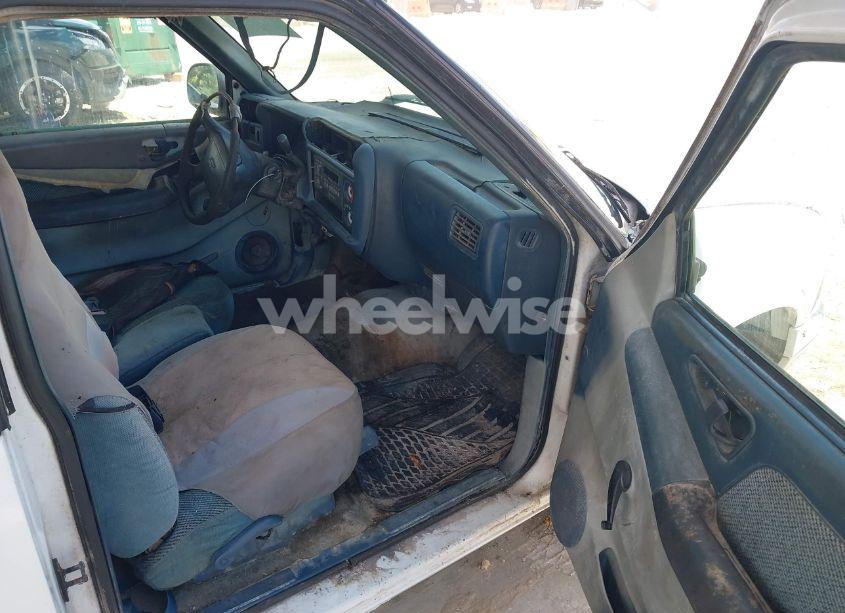 Photo 5 of 1995 Chevrolet S TRUCK S10 (VIN 1GCCS19Z6S8134451)