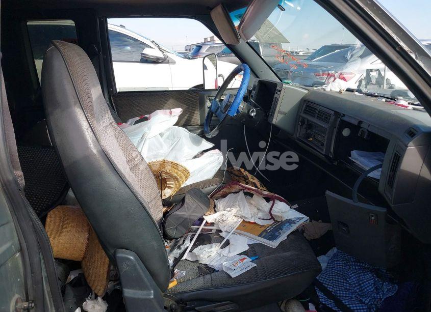 Photo 5 of 1988 Chevrolet S TRUCK S10 (VIN 1GCCS19Z7J8242754)