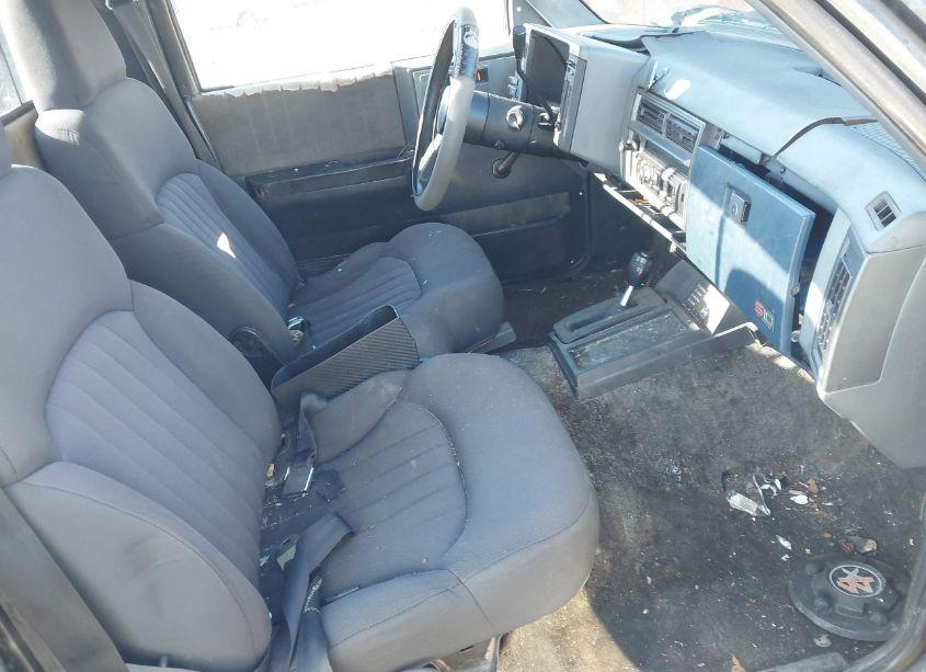 Photo 5 of 1988 Chevrolet S TRUCK S10 (VIN 1GCCT14R9J2209164)